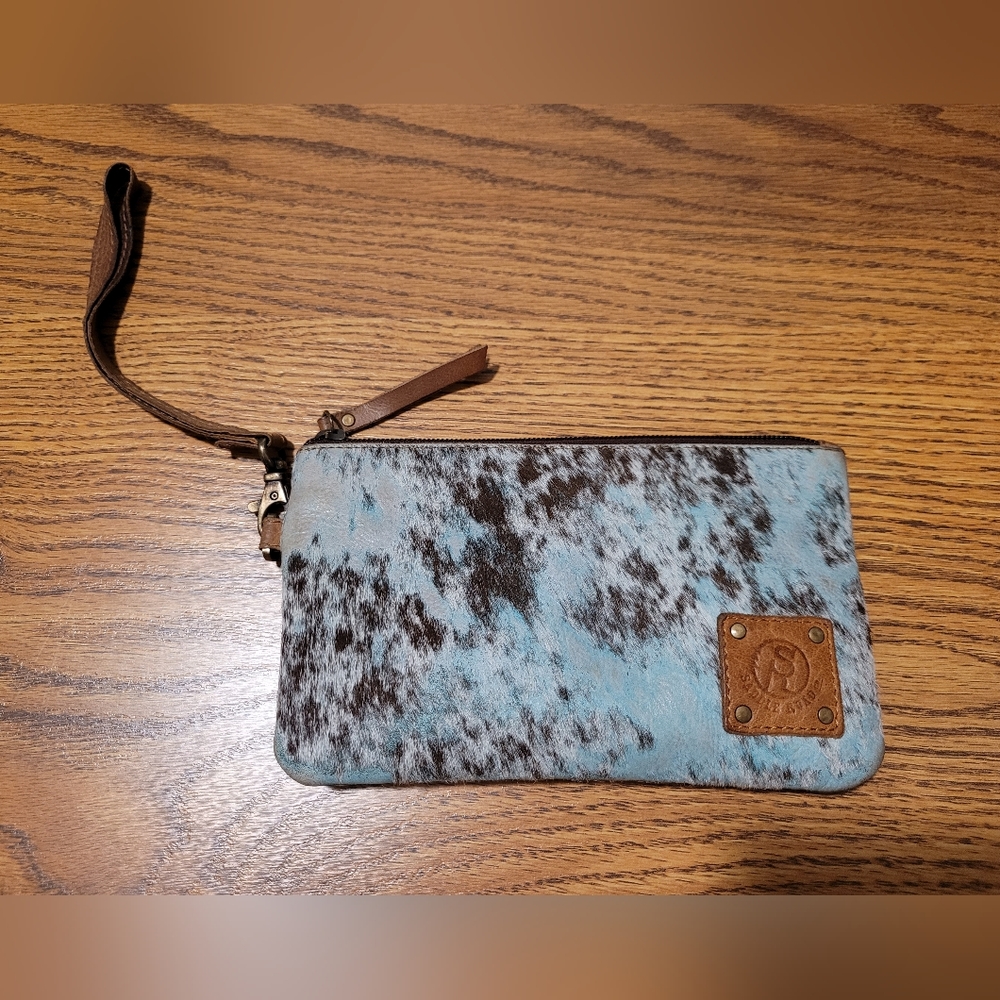 Saddle Road wristlet